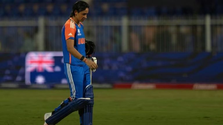 Know number of players in a cricket team, their roles and substitution ...