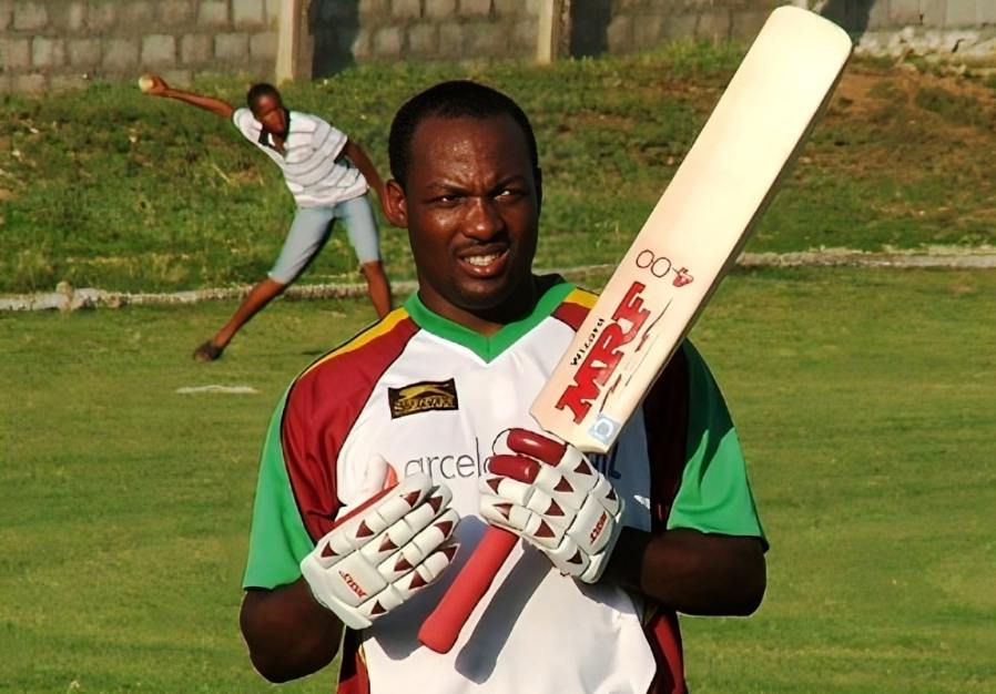 E2bet Brian Lara's 1994 Century Bat (Cricketers Who Used Most Expensive Cricket Bats)