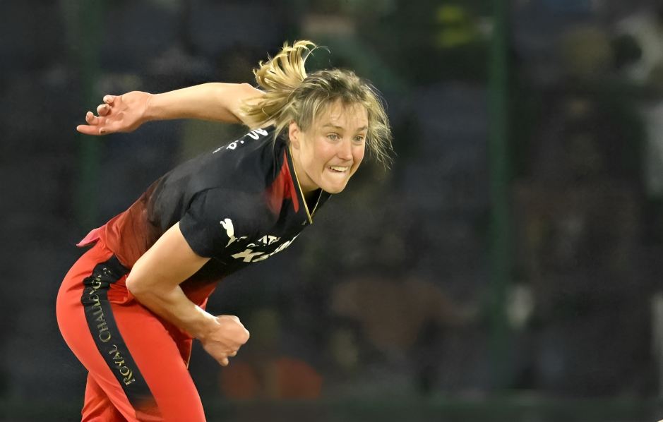 Ellyse Perry – 130.5 kph