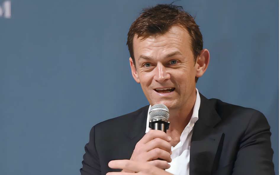 Adam Gilchrist overlooks Virat Kohli, names MS Dhoni as captain of his all-time IPL XI.