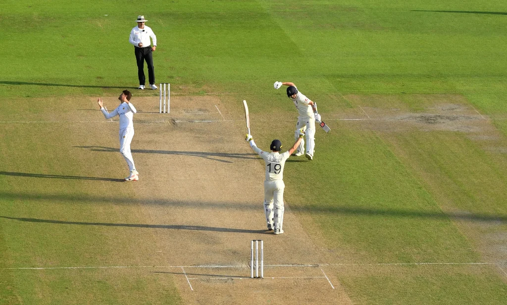 England – 277/7 vs Pakistan, 2020