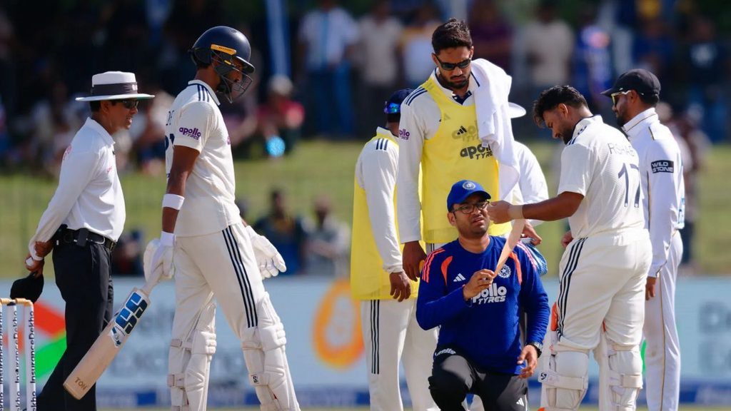 শ্রীলঙ্কা বনাম ভারত দ্বিতীয় টেস্টে বেদনাদায়ক আঘাত পেয়ে মাঠ ছাড়লেন Rishabh Pant।